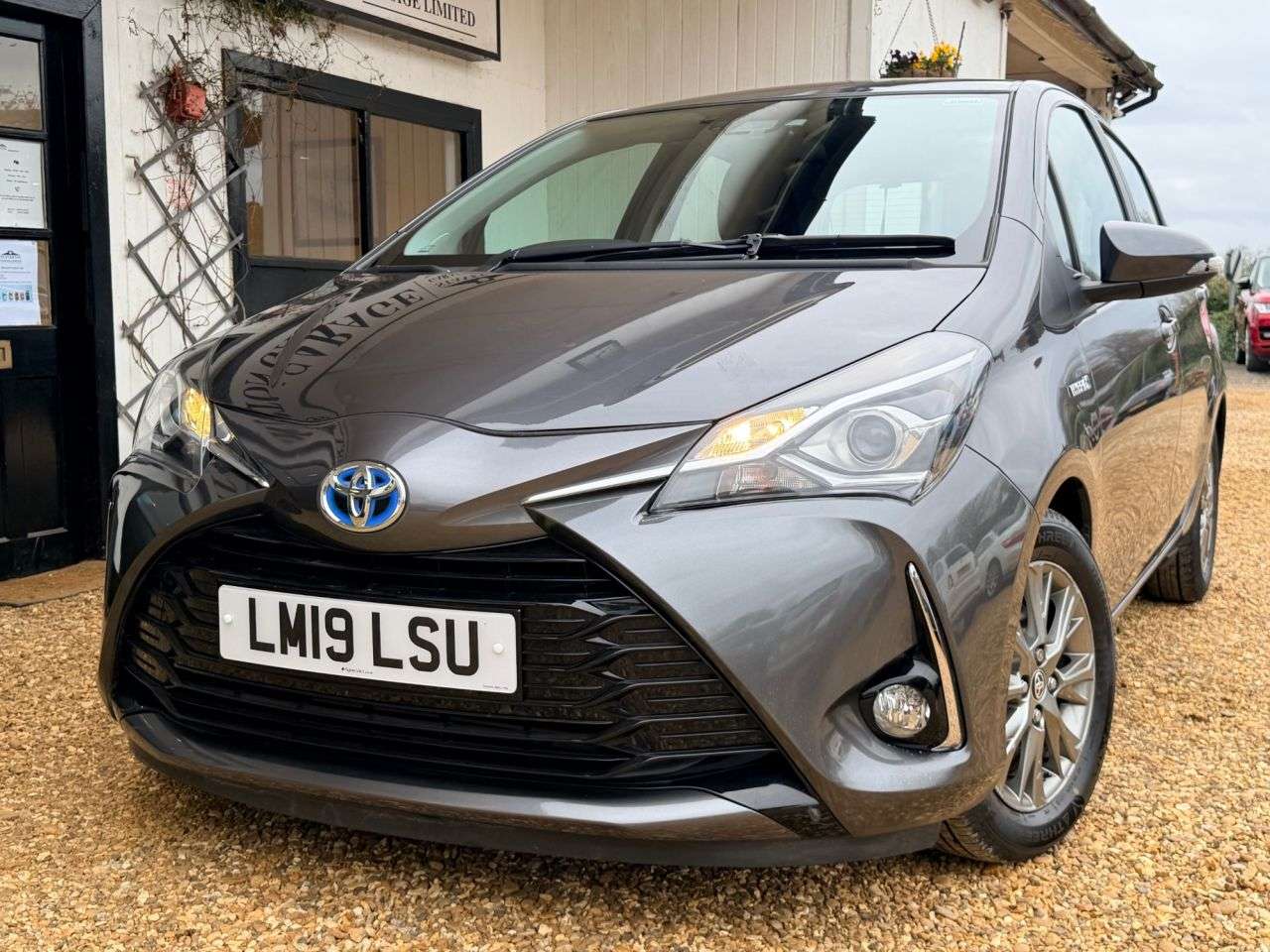 2019 TOYOTA YARIS 2019 TOYOTA YARIS