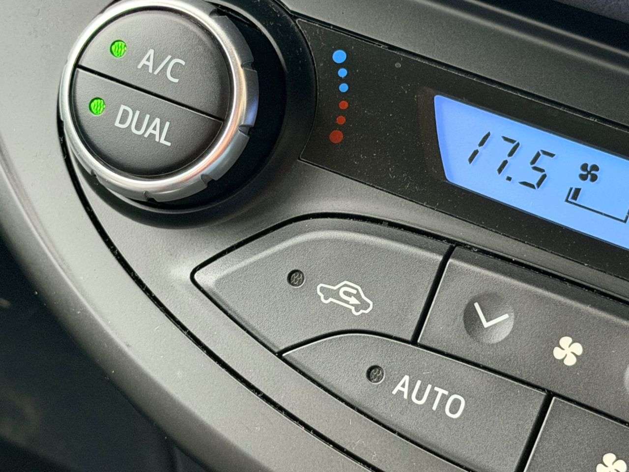 2019 TOYOTA YARIS 2019 TOYOTA YARIS