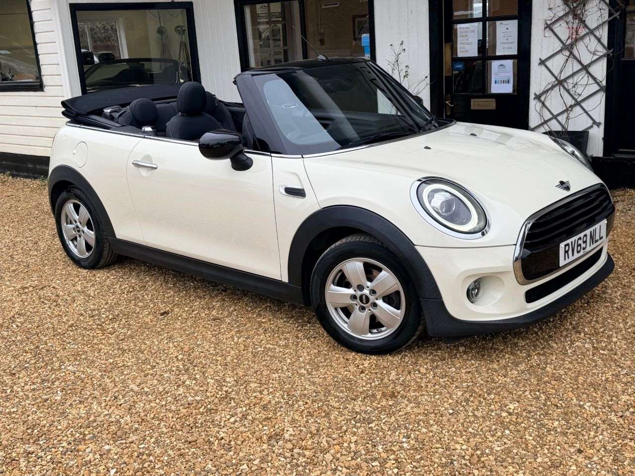 A 2019 MINI CONVERTIBLE 1.5 Cooper Classic Convertible 2dr Petrol Manual Euro 6 (s/s) (136 ps) A 2019 MINI CONVERTIBLE 1.5 Cooper Classic Convertible 2dr Petrol Manual Euro 6 (s/s) (136 ps)