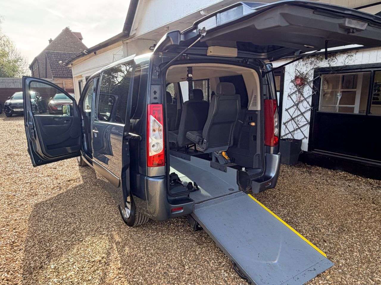 A 2013 PEUGEOT EXPERT TEPEE Peugeot Expert Tepee Comfort 2.0 HDi WAV Manual A 2013 PEUGEOT EXPERT TEPEE Peugeot Expert Tepee Comfort 2.0 HDi WAV Manual