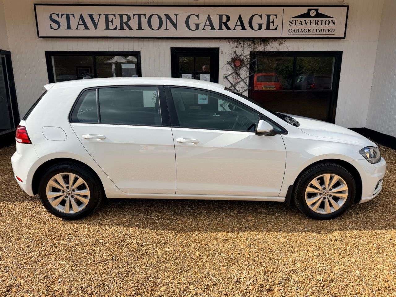 2017 VOLKSWAGEN GOLF 2017 VOLKSWAGEN GOLF