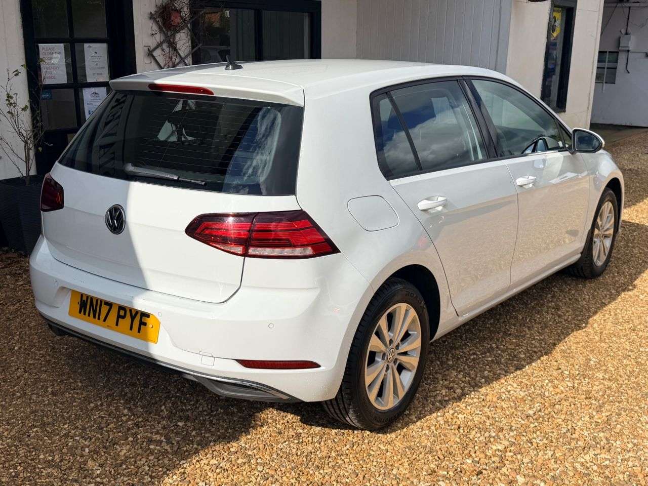 2017 VOLKSWAGEN GOLF 2017 VOLKSWAGEN GOLF