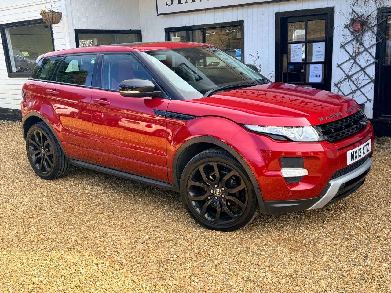 A 2013 LAND ROVER RANGE ROVER EVOQUE 2.2 SD4 Dynamic SUV 5dr Diesel Manual 4WD Euro 5 (s/s) (190 ps) A 2013 LAND ROVER RANGE ROVER EVOQUE 2.2 SD4 Dynamic SUV 5dr Diesel Manual 4WD Euro 5 (s/s) (190 ps)
