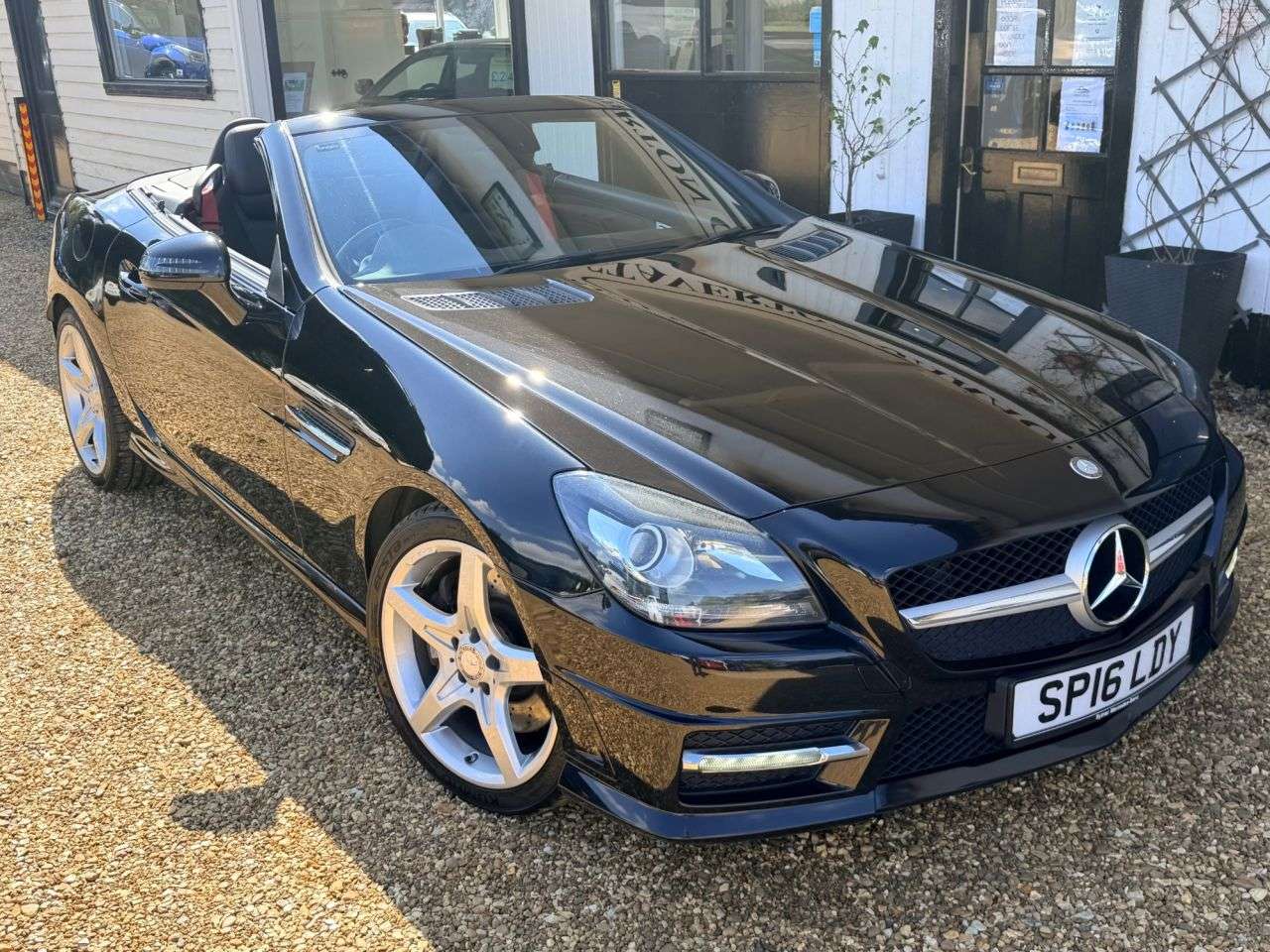 A 2016 MERCEDES-BENZ SLK 2.1 SLK250d AMG Sport Convertible 2dr Diesel G-Tronic Euro 6 (s/s) (204 ps) A 2016 MERCEDES-BENZ SLK 2.1 SLK250d AMG Sport Convertible 2dr Diesel G-Tronic Euro 6 (s/s) (204 ps)