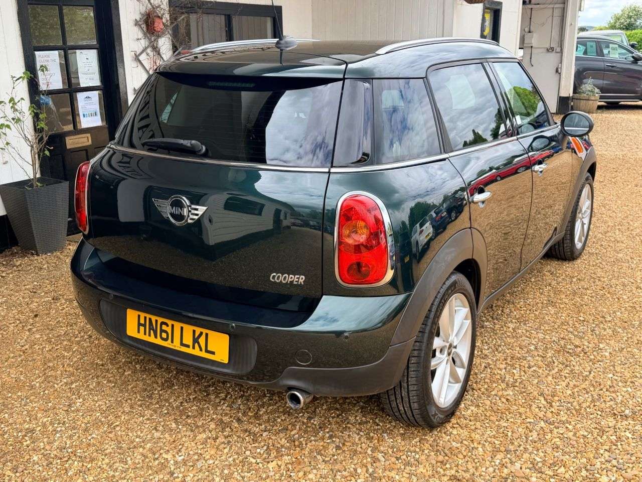 2011 MINI COUNTRYMAN 2011 MINI COUNTRYMAN