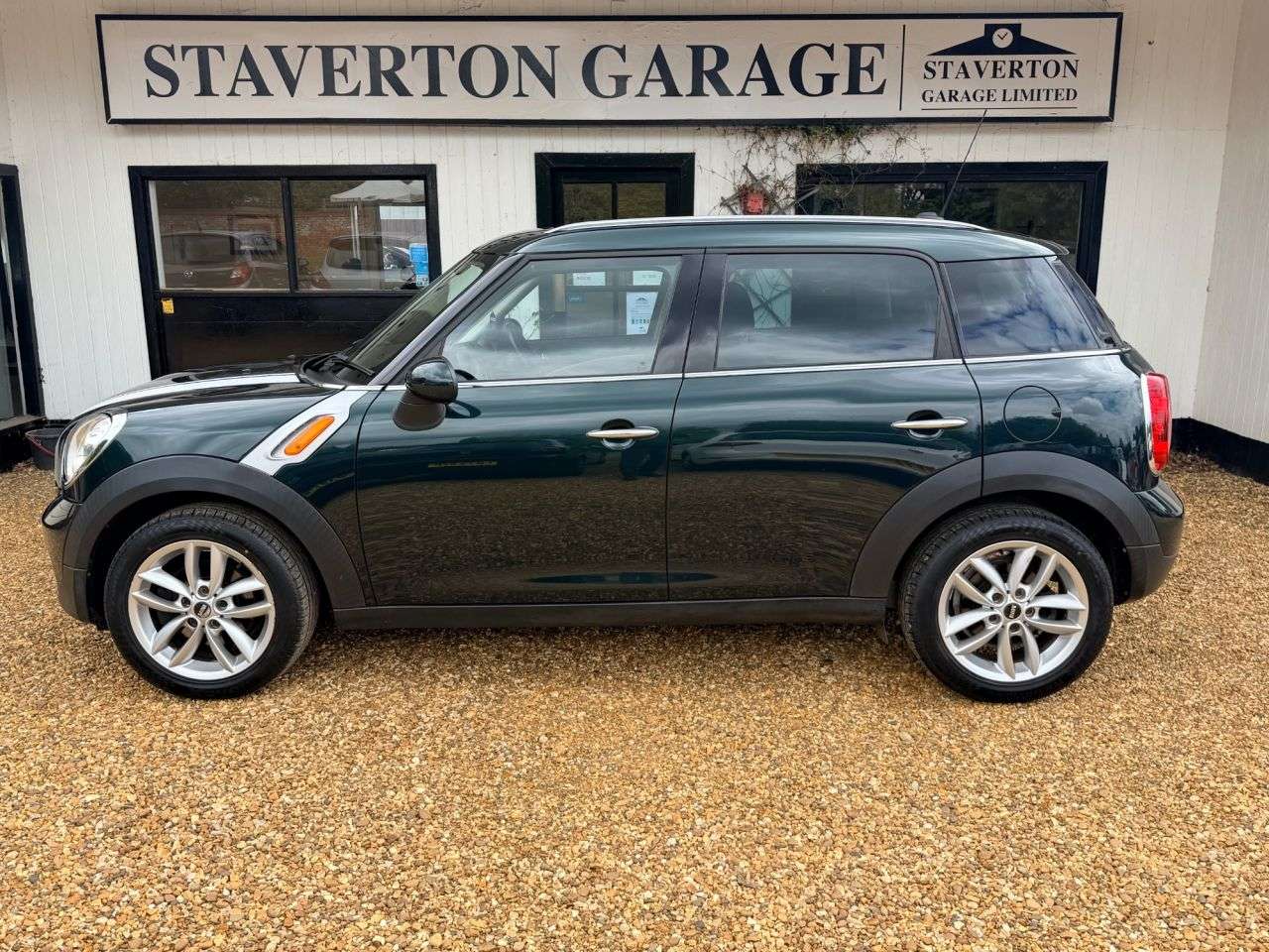 2011 MINI COUNTRYMAN 2011 MINI COUNTRYMAN