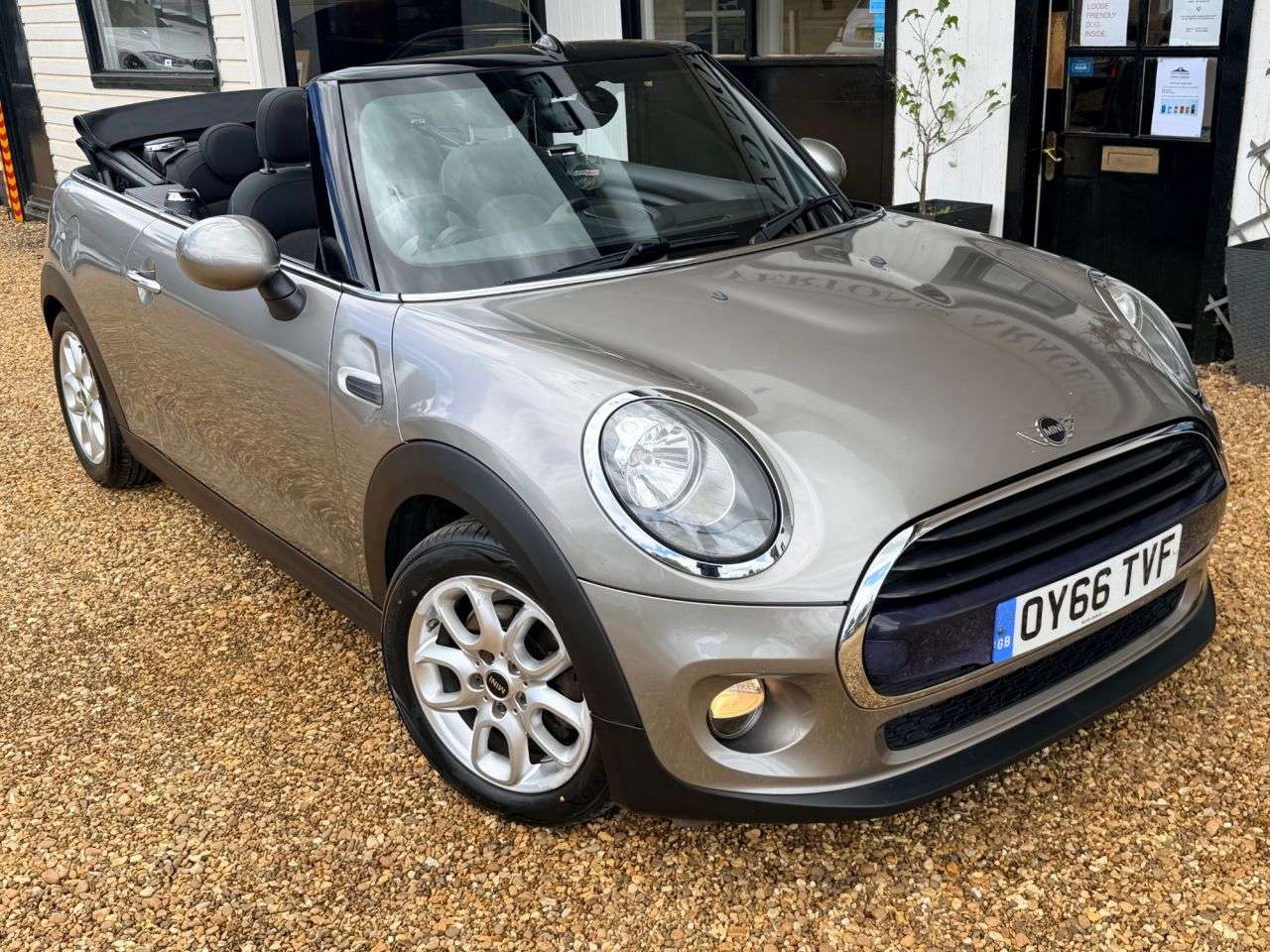 A 2016 MINI CONVERTIBLE 1.5 Cooper Convertible 2dr Petrol Manual Euro 6 (s/s) (136 ps) A 2016 MINI CONVERTIBLE 1.5 Cooper Convertible 2dr Petrol Manual Euro 6 (s/s) (136 ps)