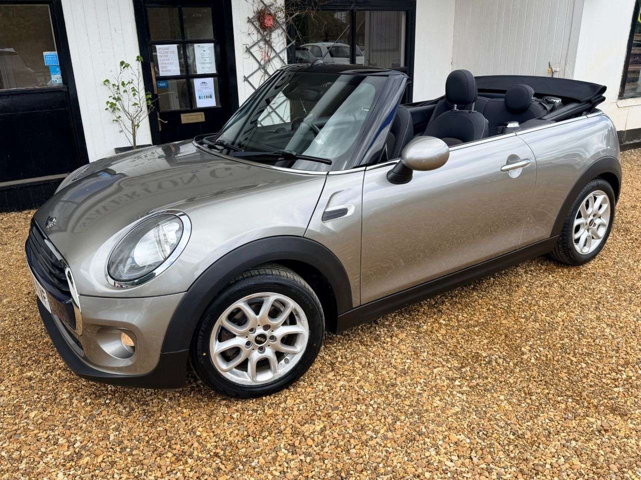 2016 MINI CONVERTIBLE 2016 MINI CONVERTIBLE