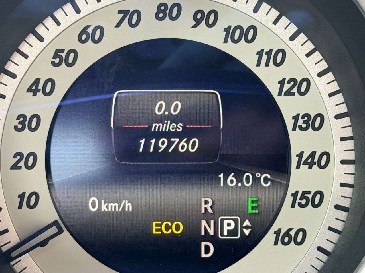 A 2013 MERCEDES-BENZ E-CLASS 2.1 E220 CDI AMG Sport Cabriolet 2dr Diesel G-Tronic+ Euro 5 (s/s) (170 ps) A 2013 MERCEDES-BENZ E-CLASS 2.1 E220 CDI AMG Sport Cabriolet 2dr Diesel G-Tronic+ Euro 5 (s/s) (170 ps)