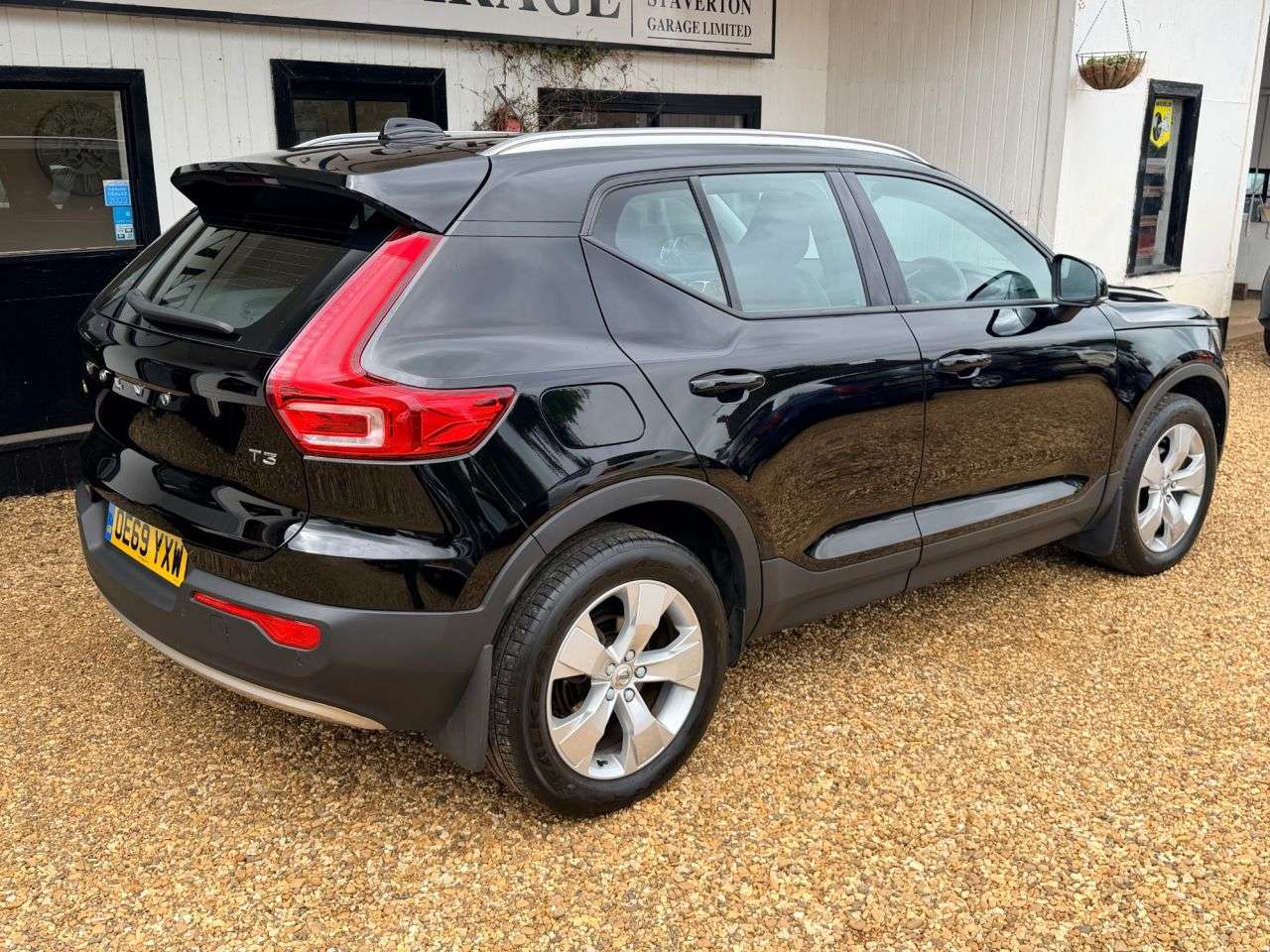 2020 VOLVO XC40 2020 VOLVO XC40