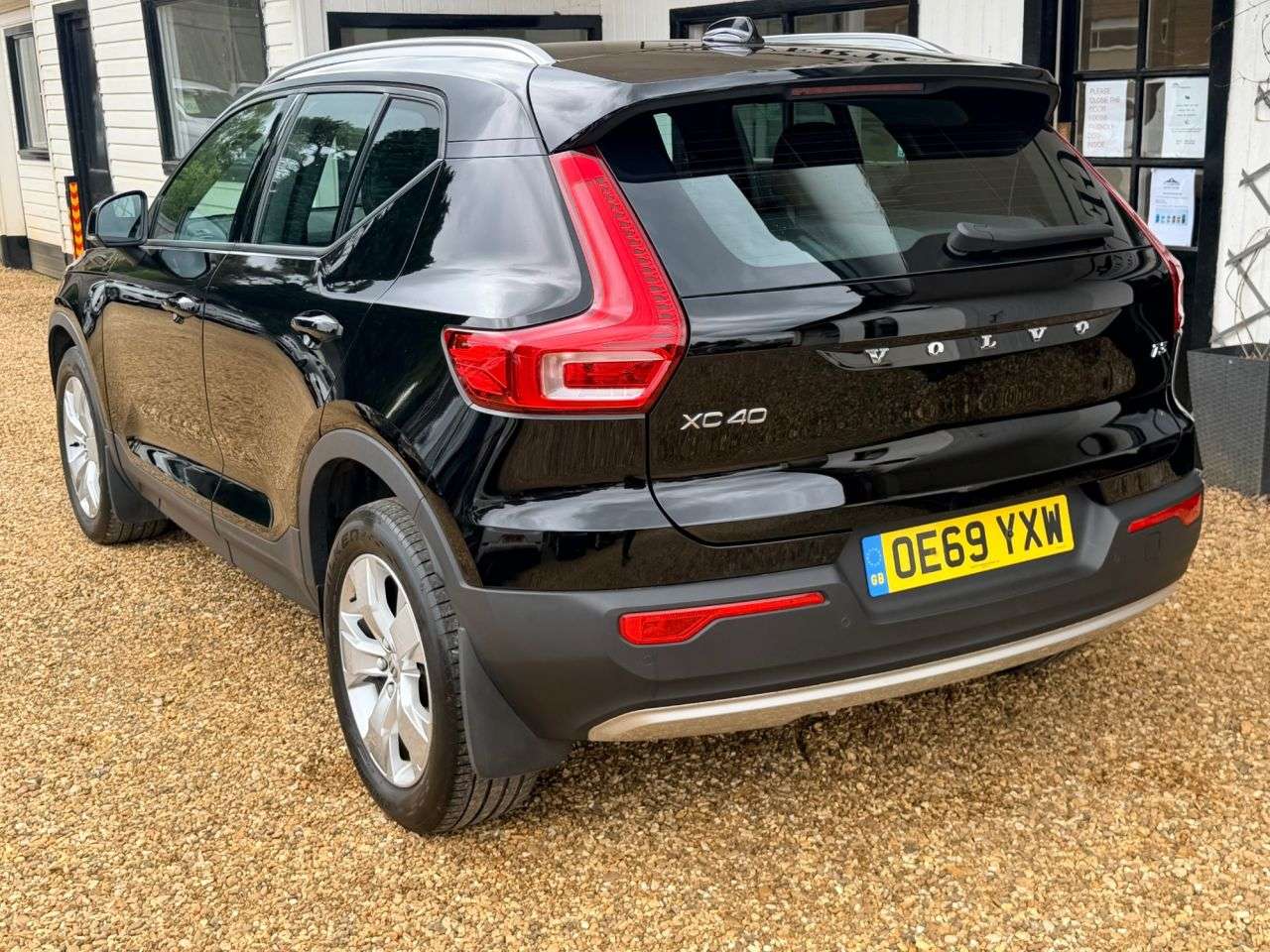 2020 VOLVO XC40 2020 VOLVO XC40