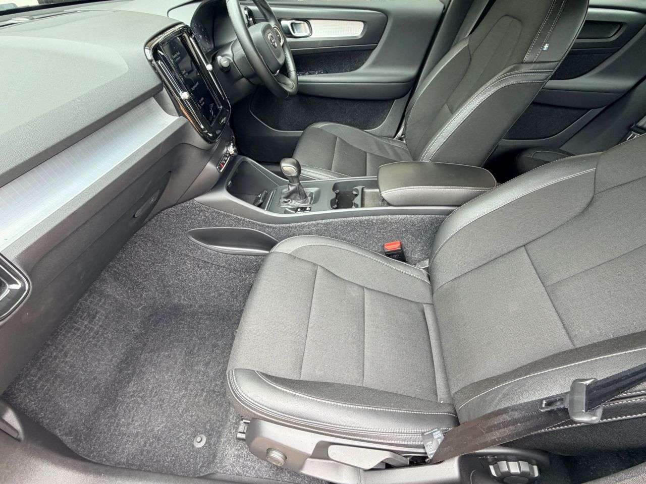 2020 VOLVO XC40 2020 VOLVO XC40