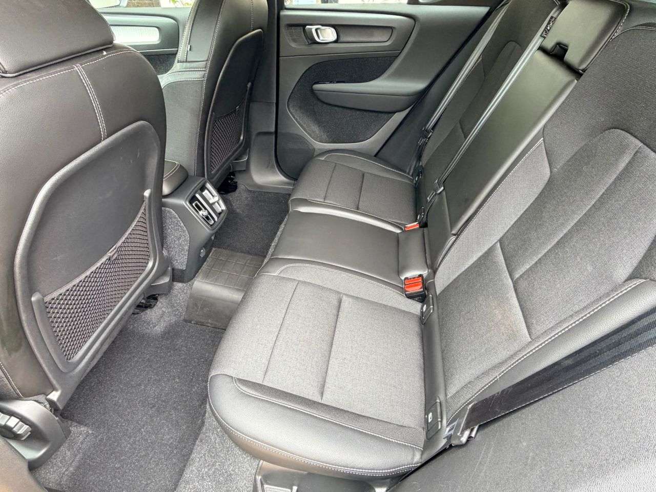 2020 VOLVO XC40 2020 VOLVO XC40
