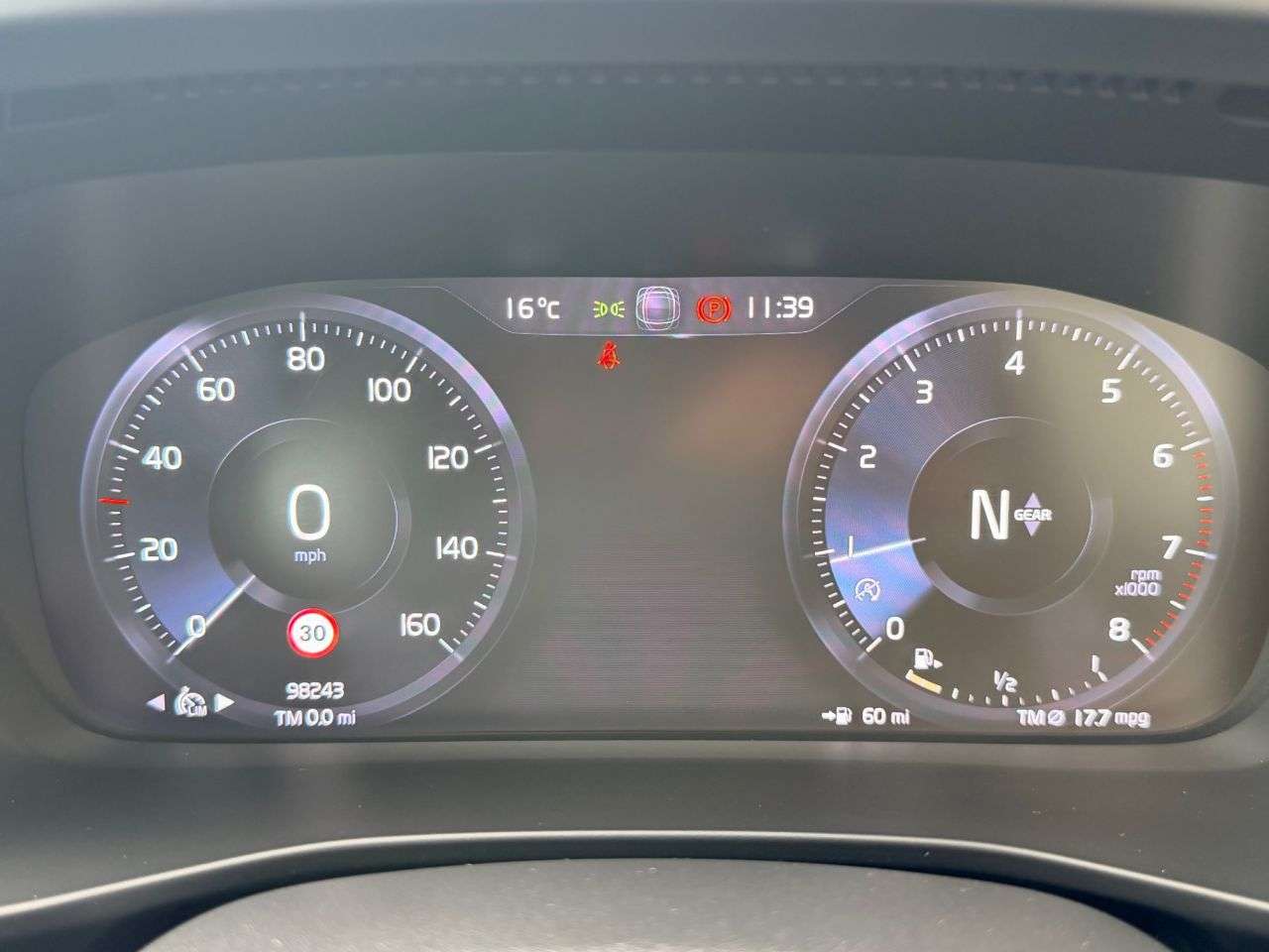 2020 VOLVO XC40 2020 VOLVO XC40