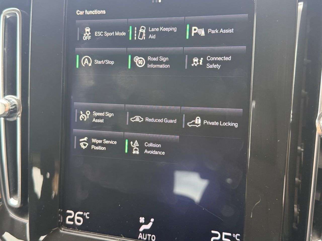 2020 VOLVO XC40 2020 VOLVO XC40