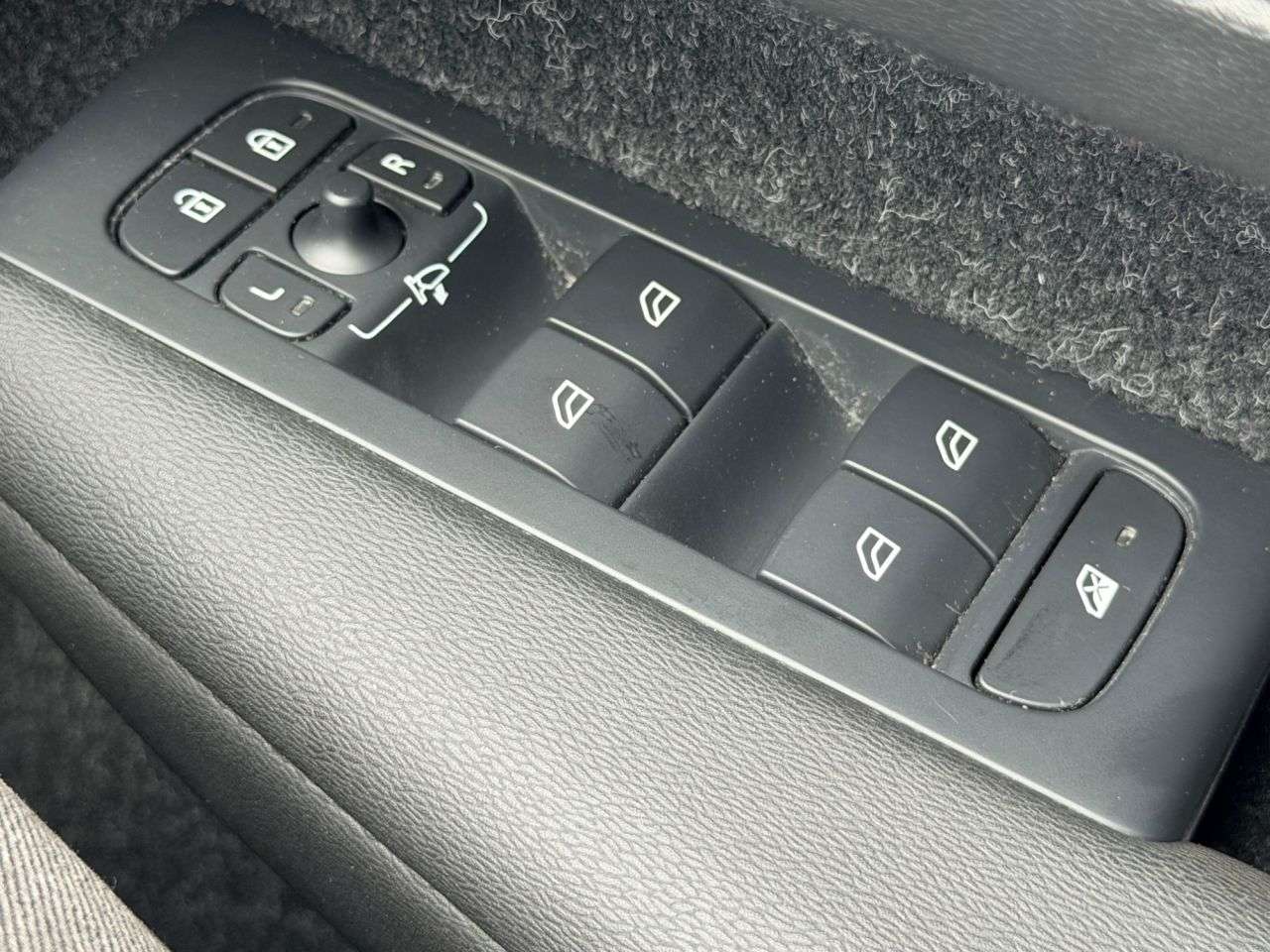 2020 VOLVO XC40 2020 VOLVO XC40
