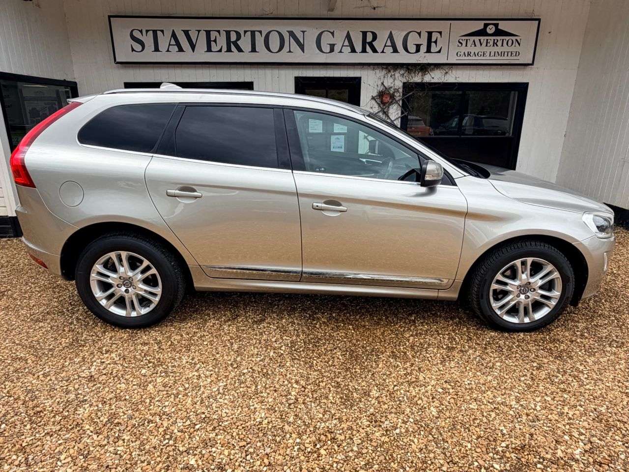 2015 VOLVO XC60 2015 VOLVO XC60