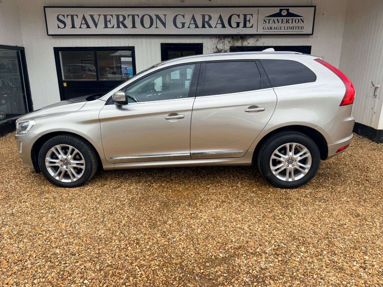 2015 VOLVO XC60 2015 VOLVO XC60