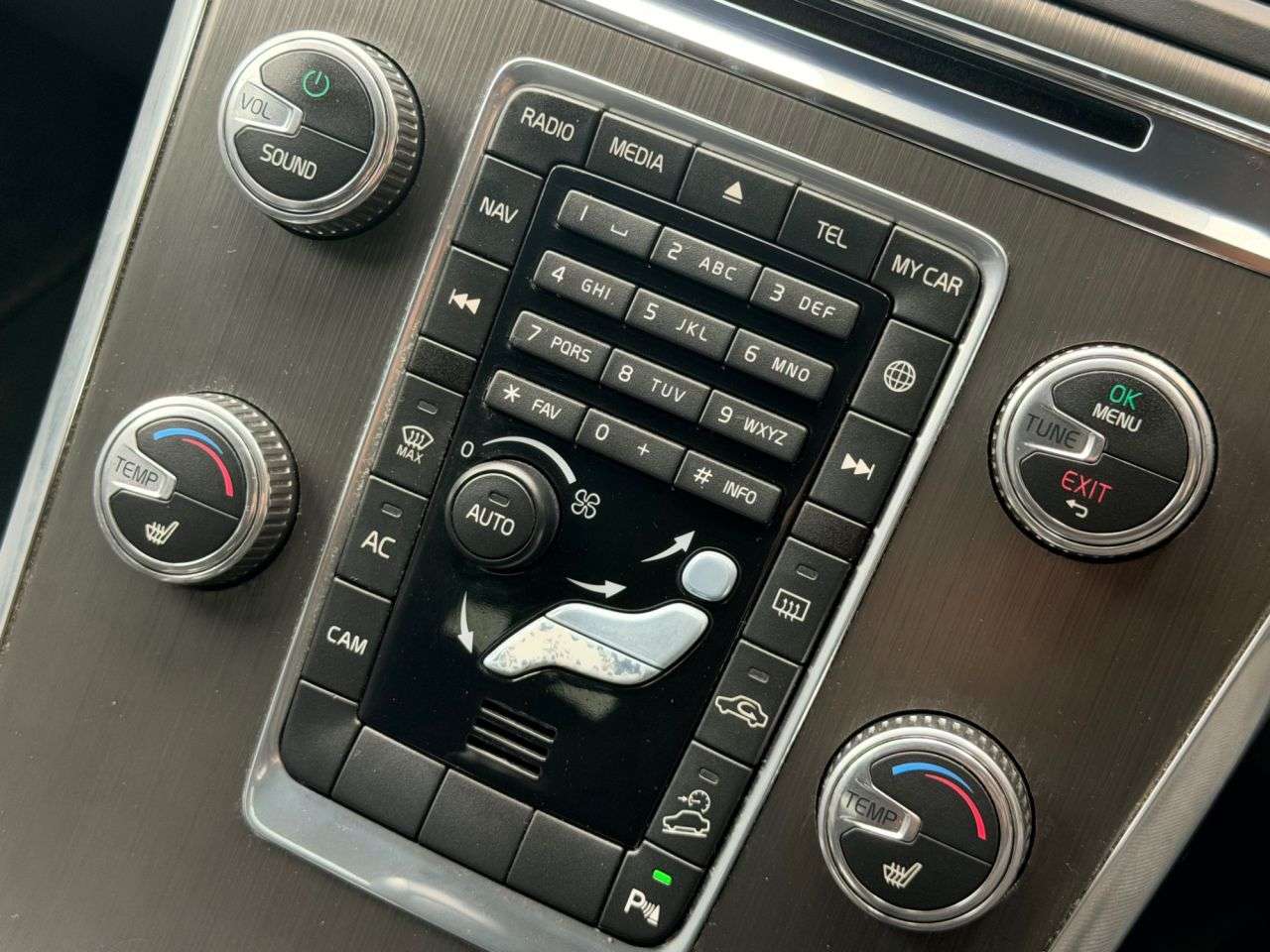 2015 VOLVO XC60 2015 VOLVO XC60