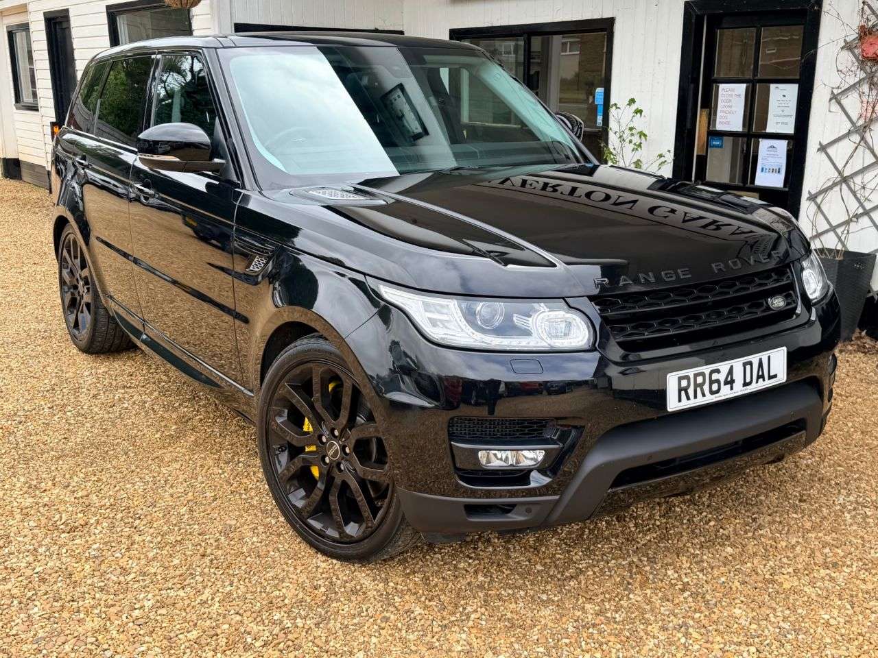A 2015 LAND ROVER RANGE ROVER SPORT 3.0 SD V6 HSE Dynamic SUV 5dr Diesel Auto 4WD Euro 5 (s/s) (306 ps) A 2015 LAND ROVER RANGE ROVER SPORT 3.0 SD V6 HSE Dynamic SUV 5dr Diesel Auto 4WD Euro 5 (s/s) (306 ps)