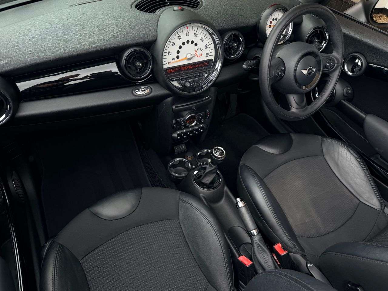 A 2014 MINI CONVERTIBLE 1.6 Cooper Convertible 2dr Petrol Manual Euro 6 (s/s) (122 ps) A 2014 MINI CONVERTIBLE 1.6 Cooper Convertible 2dr Petrol Manual Euro 6 (s/s) (122 ps)