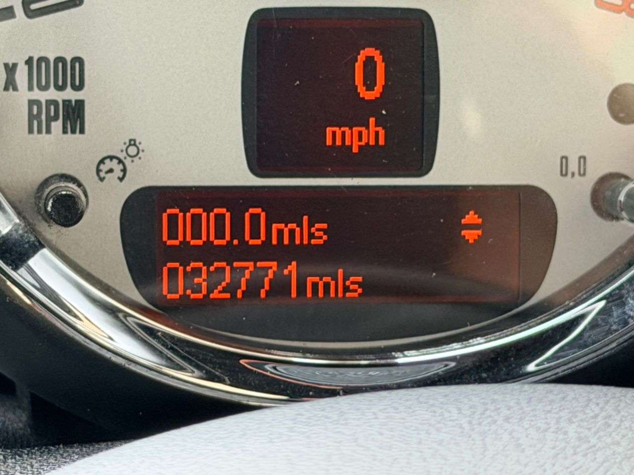 A 2014 MINI CONVERTIBLE 1.6 Cooper Convertible 2dr Petrol Manual Euro 6 (s/s) (122 ps) A 2014 MINI CONVERTIBLE 1.6 Cooper Convertible 2dr Petrol Manual Euro 6 (s/s) (122 ps)