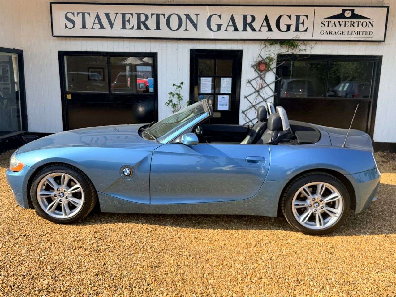 2004 BMW Z4 2004 BMW Z4
