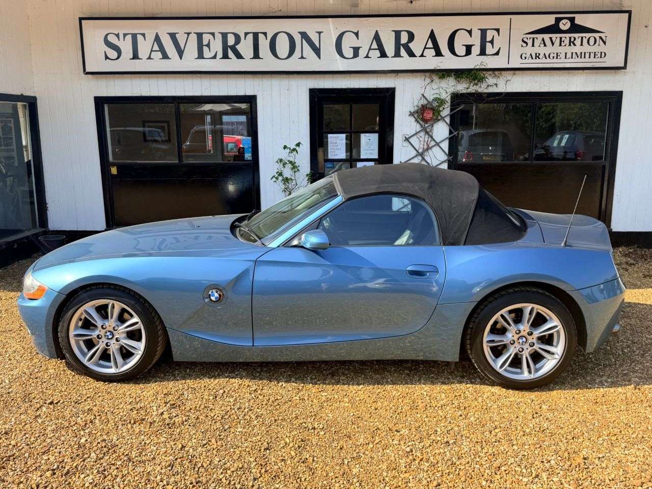 2004 BMW Z4 2004 BMW Z4