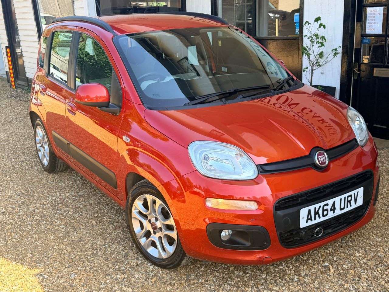 A 2015 FIAT PANDA 0.9 TwinAir Lounge Hatchback 5dr Petrol Dualogic Euro 6 (s/s) (85 bhp) A 2015 FIAT PANDA 0.9 TwinAir Lounge Hatchback 5dr Petrol Dualogic Euro 6 (s/s) (85 bhp)