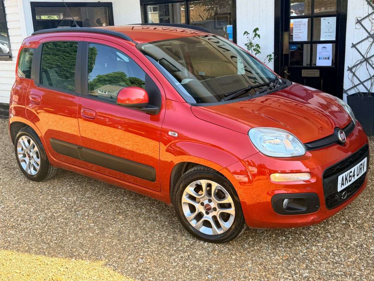 A 2015 FIAT PANDA 0.9 TwinAir Lounge Hatchback 5dr Petrol Dualogic Euro 6 (s/s) (85 bhp) A 2015 FIAT PANDA 0.9 TwinAir Lounge Hatchback 5dr Petrol Dualogic Euro 6 (s/s) (85 bhp)