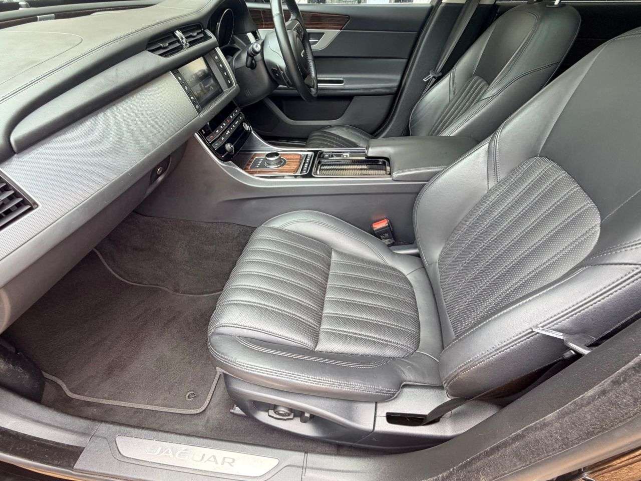 2017 JAGUAR XF 2017 JAGUAR XF