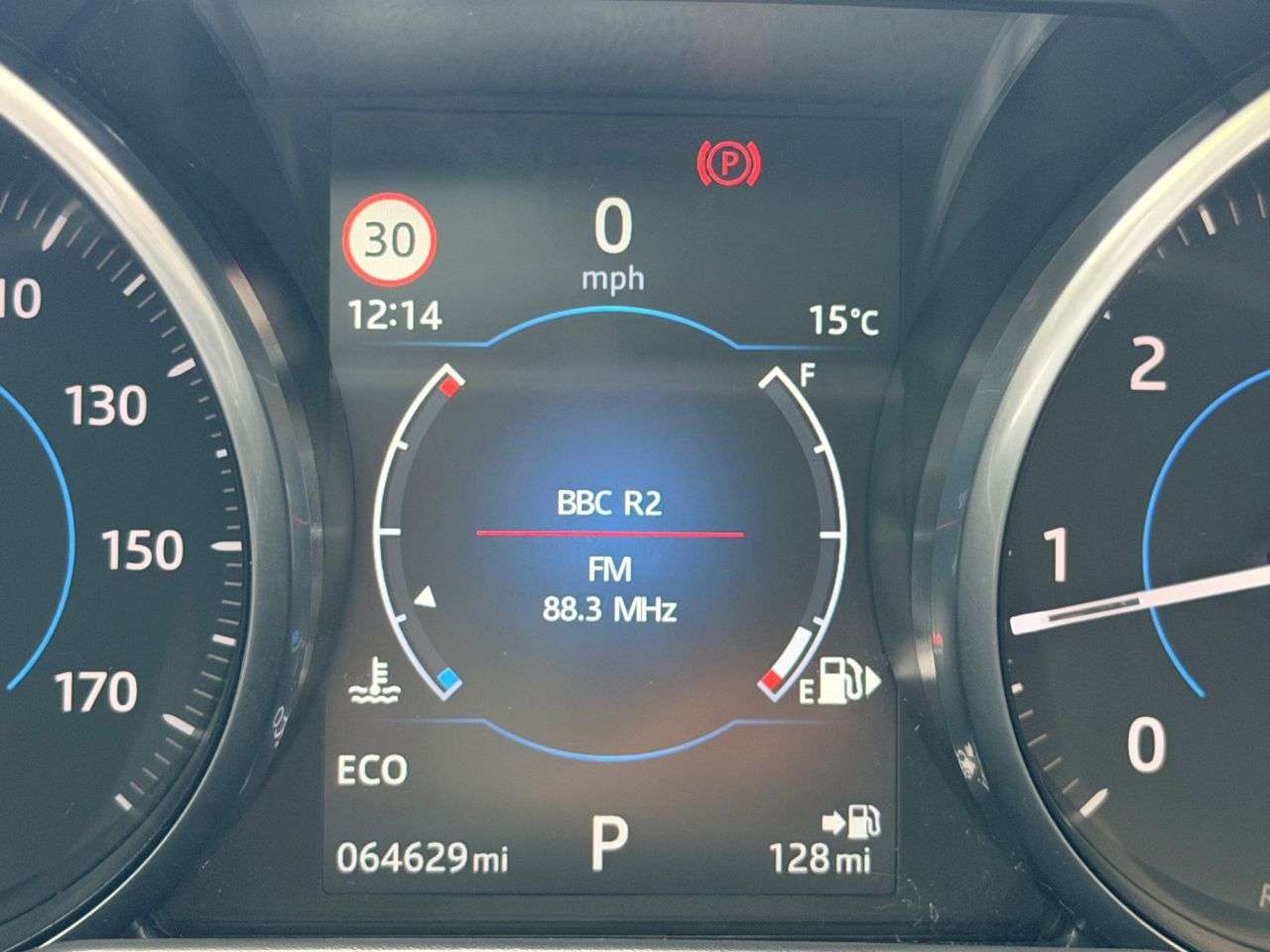 A 2017 JAGUAR XF 2.0d Portfolio Saloon 4dr Diesel Auto AWD Euro 6 (s/s) (180 ps) A 2017 JAGUAR XF 2.0d Portfolio Saloon 4dr Diesel Auto AWD Euro 6 (s/s) (180 ps)