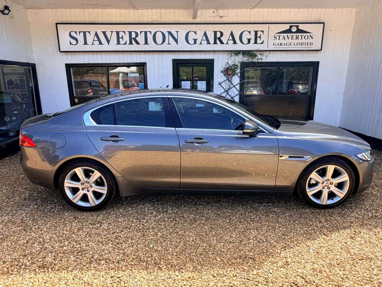 2017 JAGUAR XE 2017 JAGUAR XE