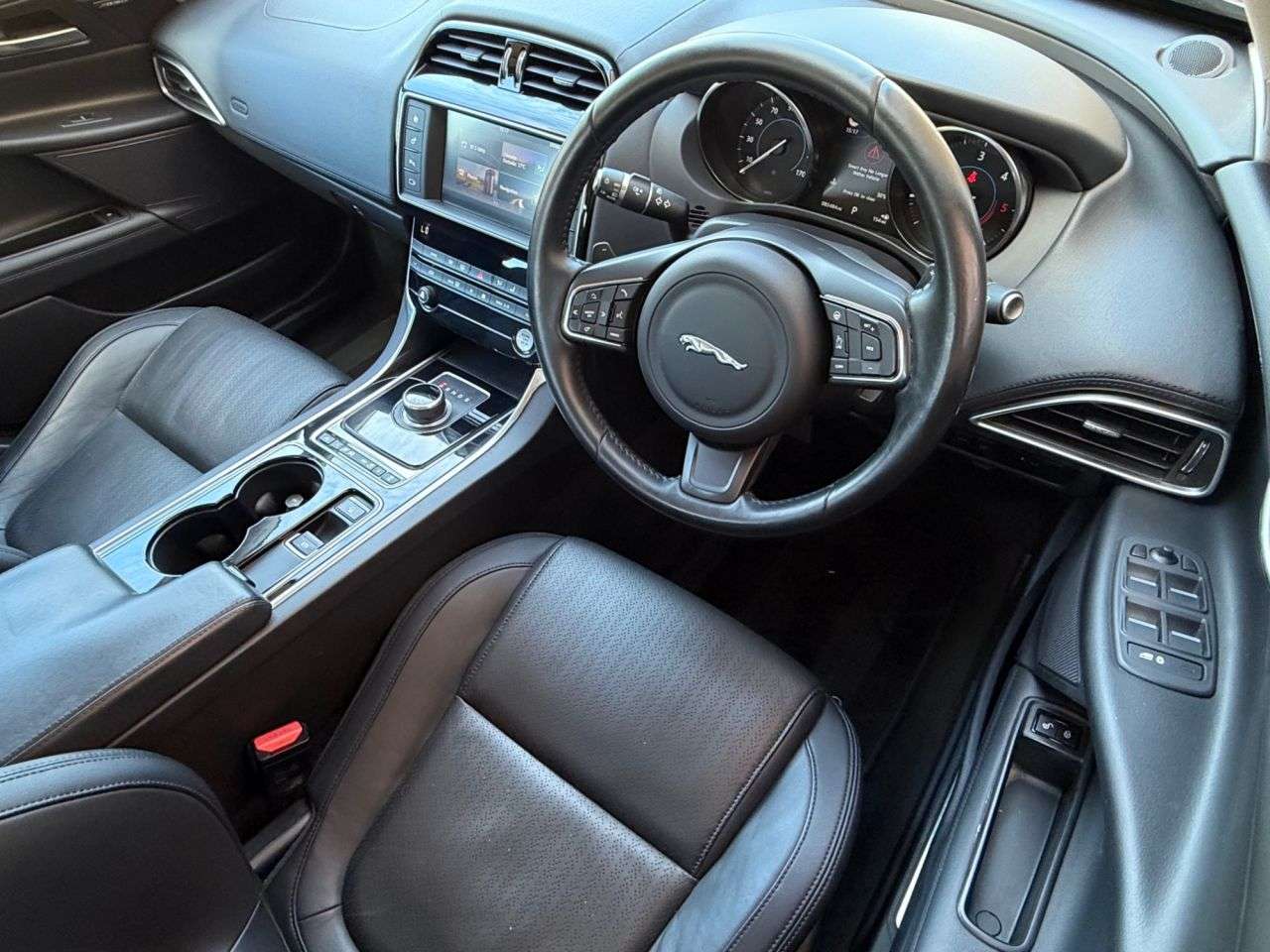 2017 JAGUAR XE 2017 JAGUAR XE