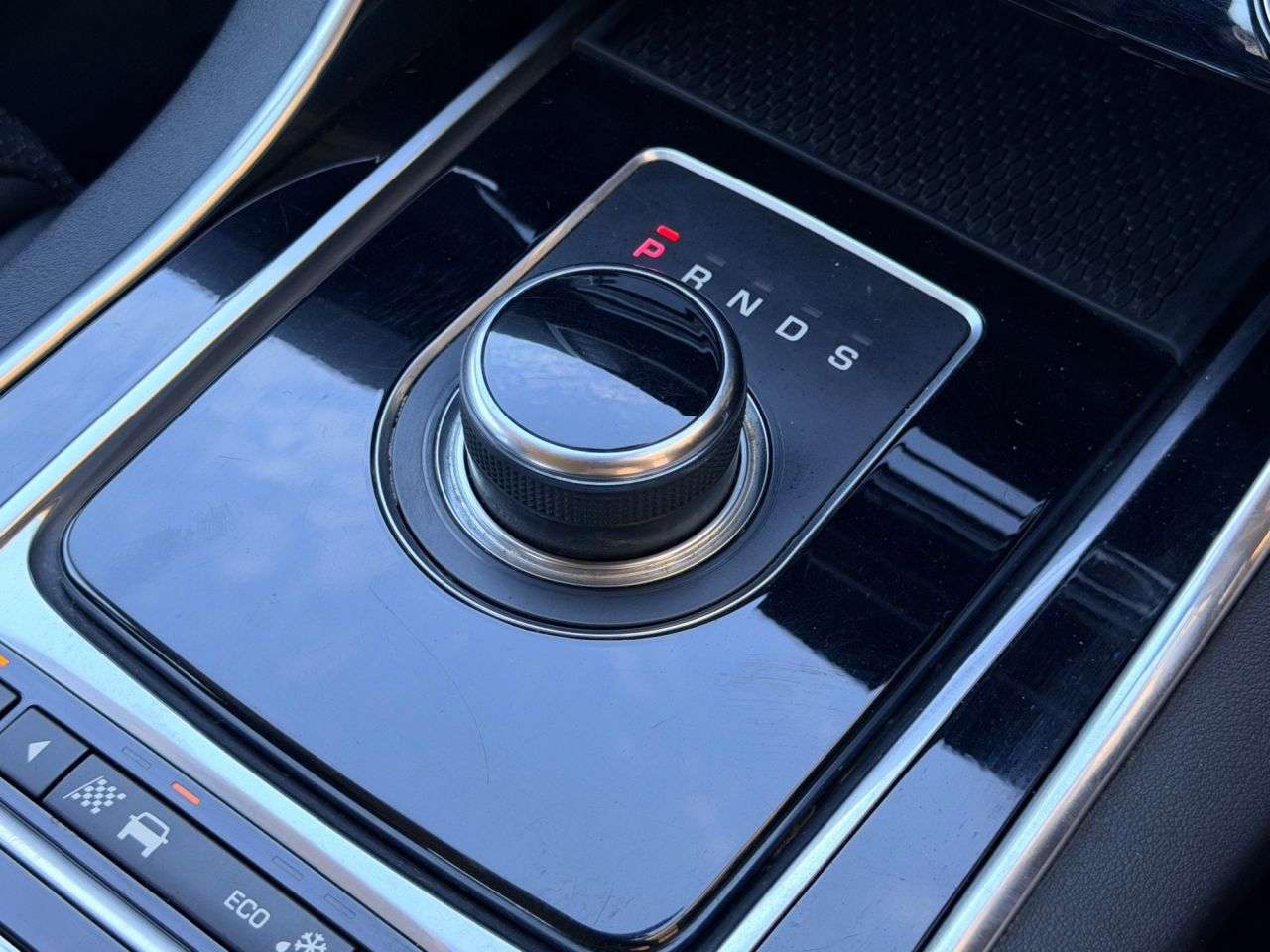 2017 JAGUAR XE 2017 JAGUAR XE