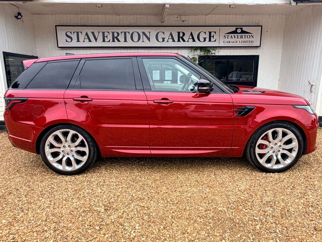 A 2020 LAND ROVER RANGE ROVER SPORT 4.4 SD V8 Autobiography Dynamic SUV 5dr Diesel Auto 4WD Euro 6 (s/s) (339 p A 2020 LAND ROVER RANGE ROVER SPORT 4.4 SD V8 Autobiography Dynamic SUV 5dr Diesel Auto 4WD Euro 6 (s/s) (339 p
