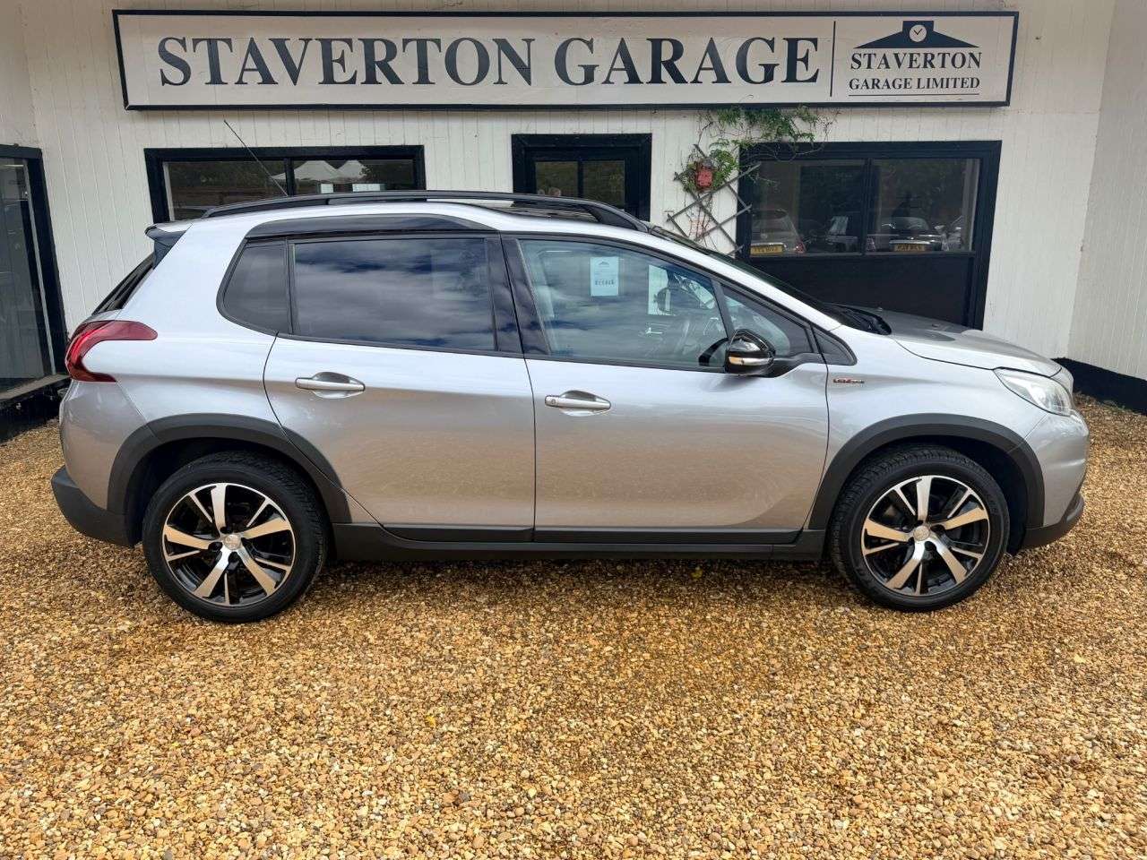 2017 PEUGEOT 2008 2017 PEUGEOT 2008