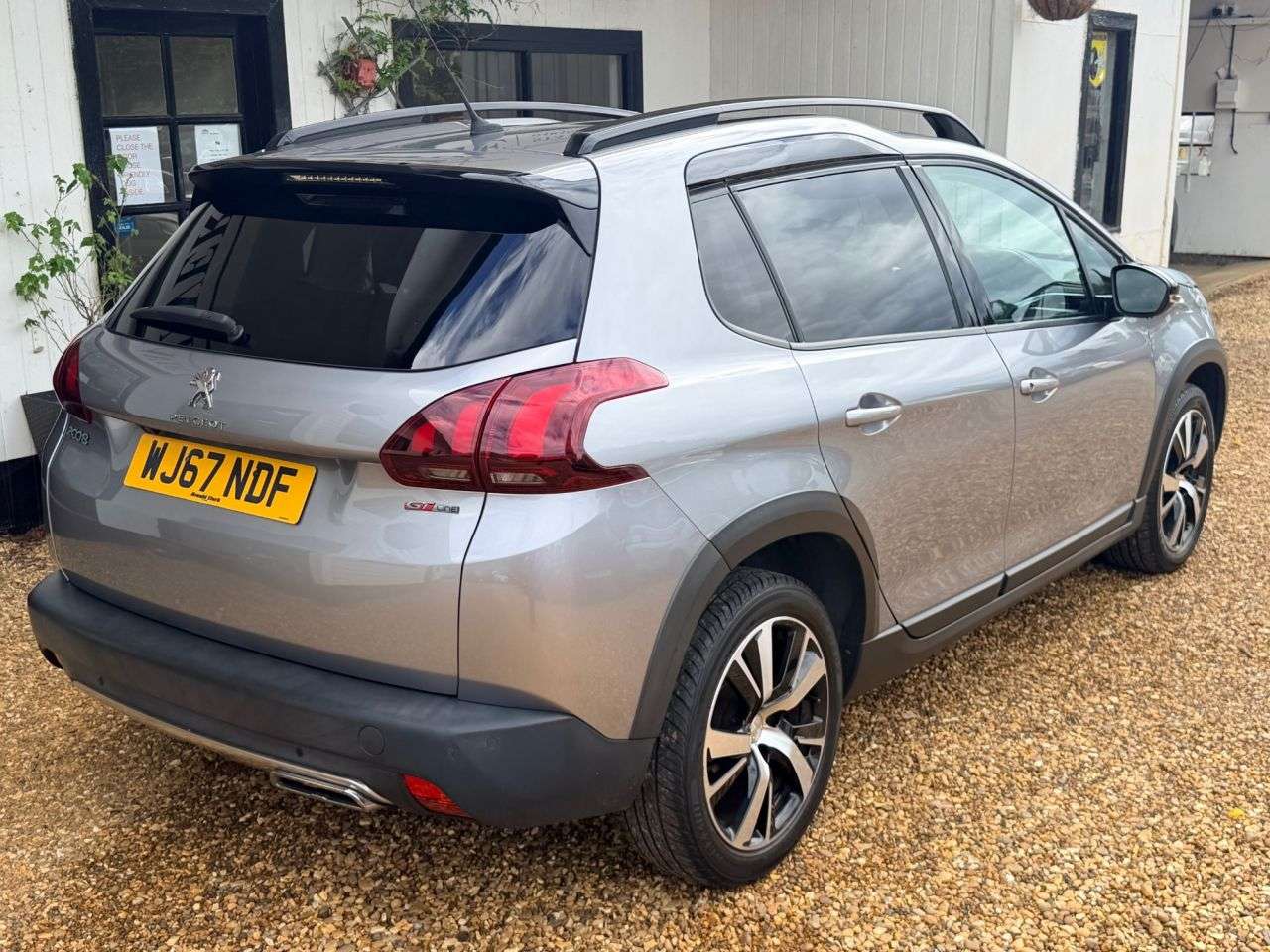 2017 PEUGEOT 2008 2017 PEUGEOT 2008