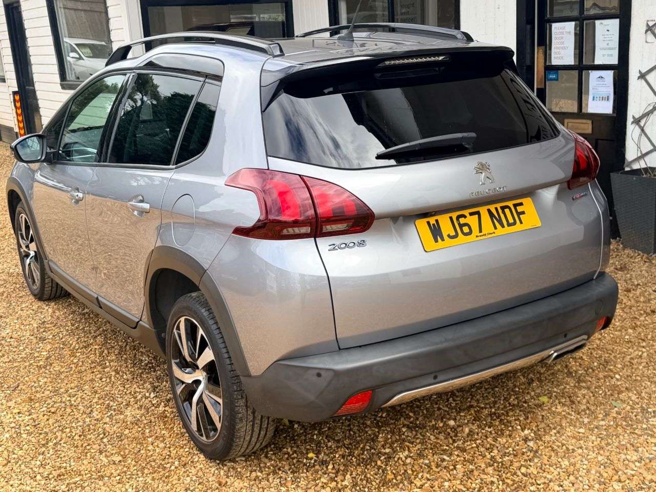 2017 PEUGEOT 2008 2017 PEUGEOT 2008