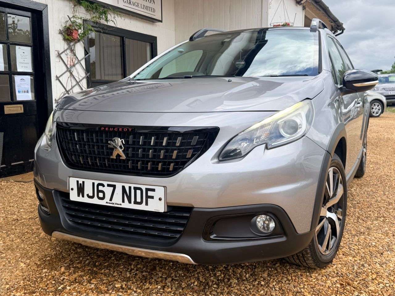 2017 PEUGEOT 2008 2017 PEUGEOT 2008