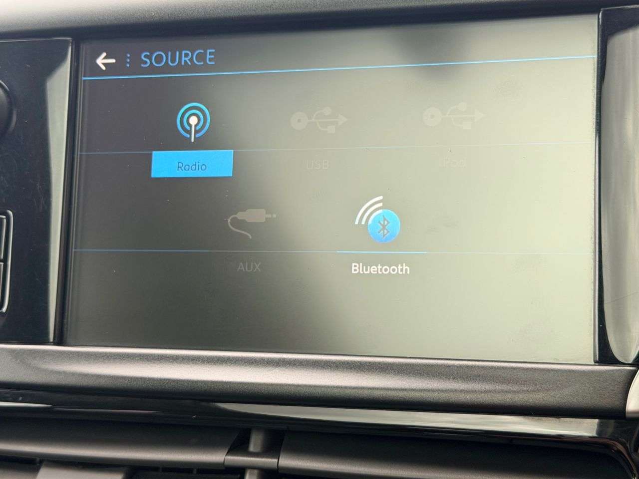 2017 PEUGEOT 2008 2017 PEUGEOT 2008