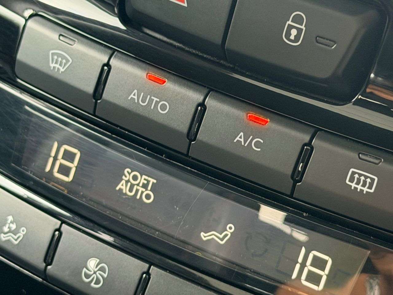 2017 PEUGEOT 2008 2017 PEUGEOT 2008
