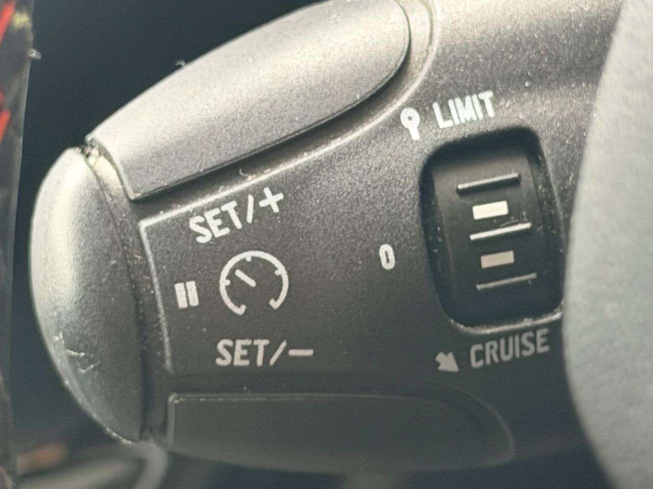 2017 PEUGEOT 2008 2017 PEUGEOT 2008