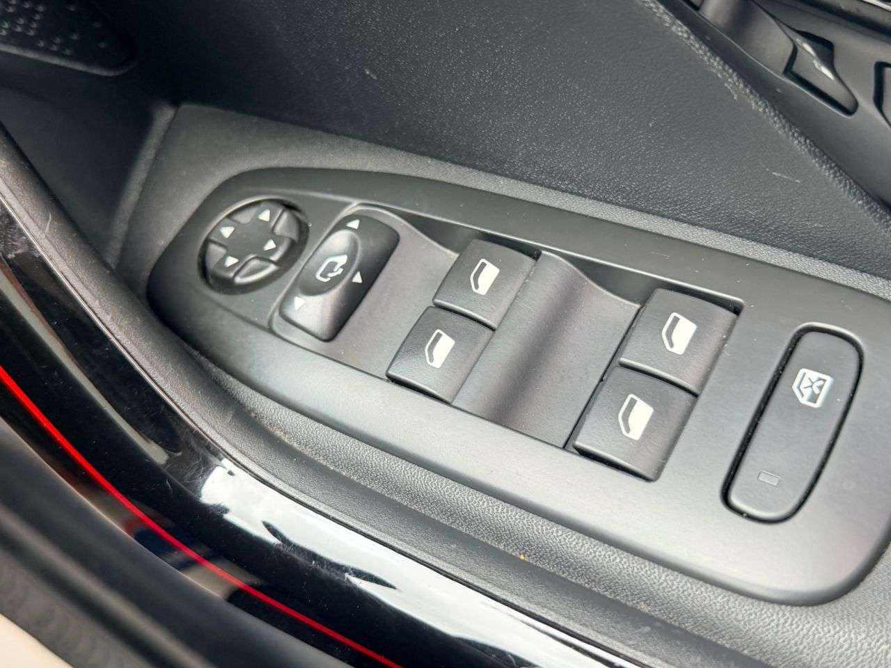2017 PEUGEOT 2008 2017 PEUGEOT 2008
