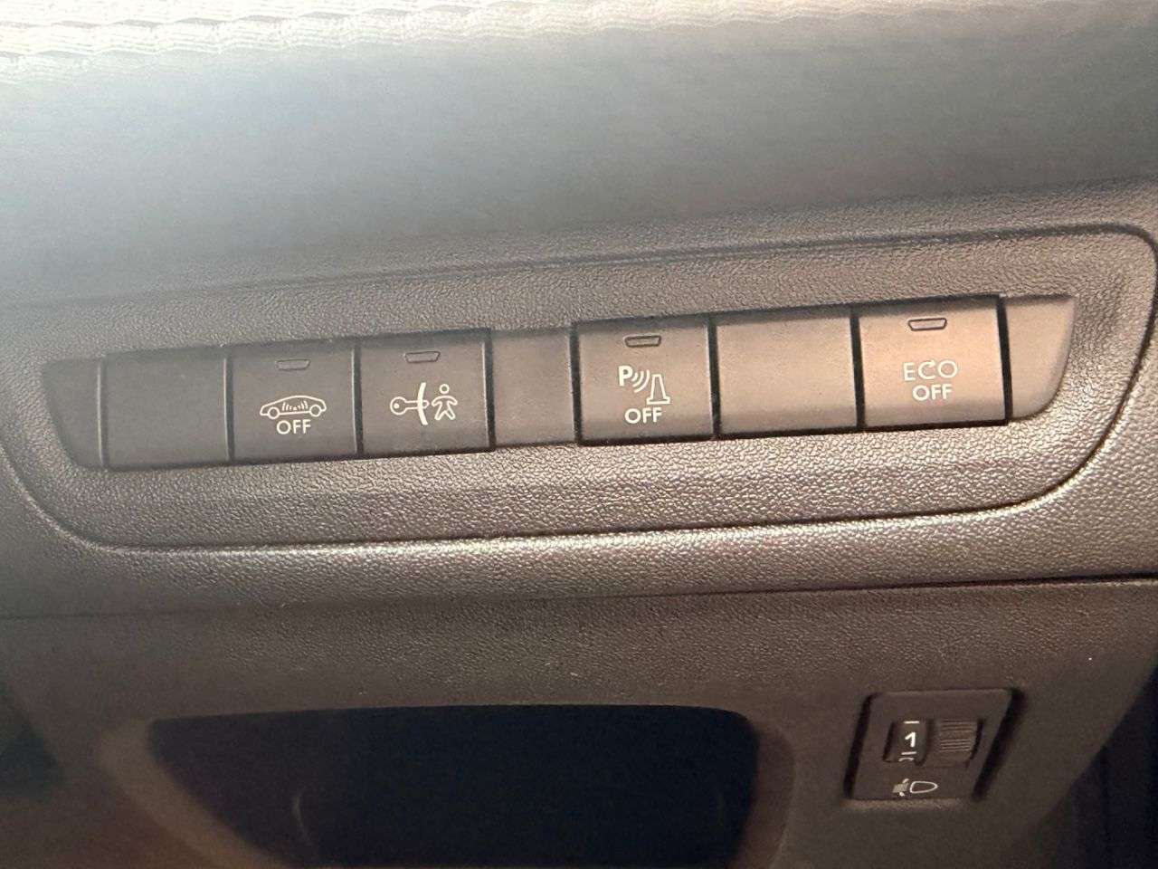 2017 PEUGEOT 2008 2017 PEUGEOT 2008