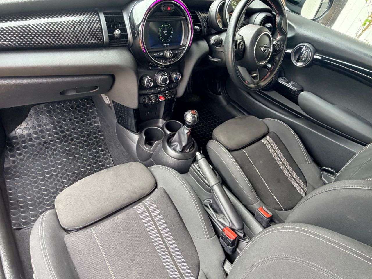 A 2019 MINI HATCH 2.0 Cooper S Sport Hatchback 3dr Petrol Manual Euro 6 (s/s) (192 ps) A 2019 MINI HATCH 2.0 Cooper S Sport Hatchback 3dr Petrol Manual Euro 6 (s/s) (192 ps)