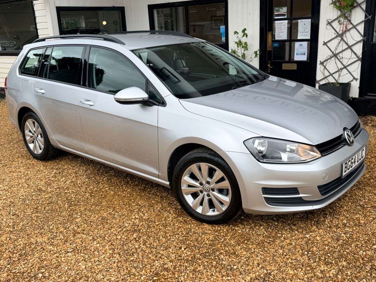A 2014 VOLKSWAGEN GOLF 1.4 TSI BlueMotion Tech SE Estate 5dr Petrol DSG Euro 5 (s/s) (122 ps) A 2014 VOLKSWAGEN GOLF 1.4 TSI BlueMotion Tech SE Estate 5dr Petrol DSG Euro 5 (s/s) (122 ps)