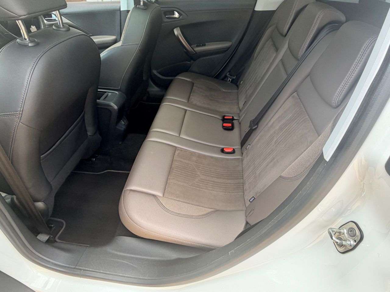 2016 PEUGEOT 2008 2016 PEUGEOT 2008