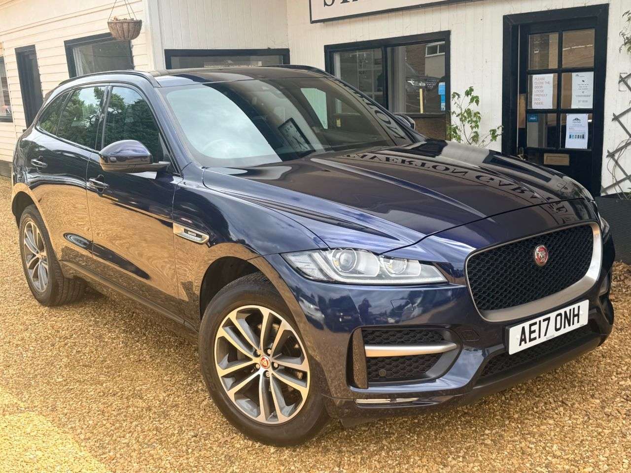 A 2017 JAGUAR F-PACE 2.0 D180 R-Sport SUV 5dr Diesel Auto AWD Euro 6 (s/s) (180 ps) A 2017 JAGUAR F-PACE 2.0 D180 R-Sport SUV 5dr Diesel Auto AWD Euro 6 (s/s) (180 ps)