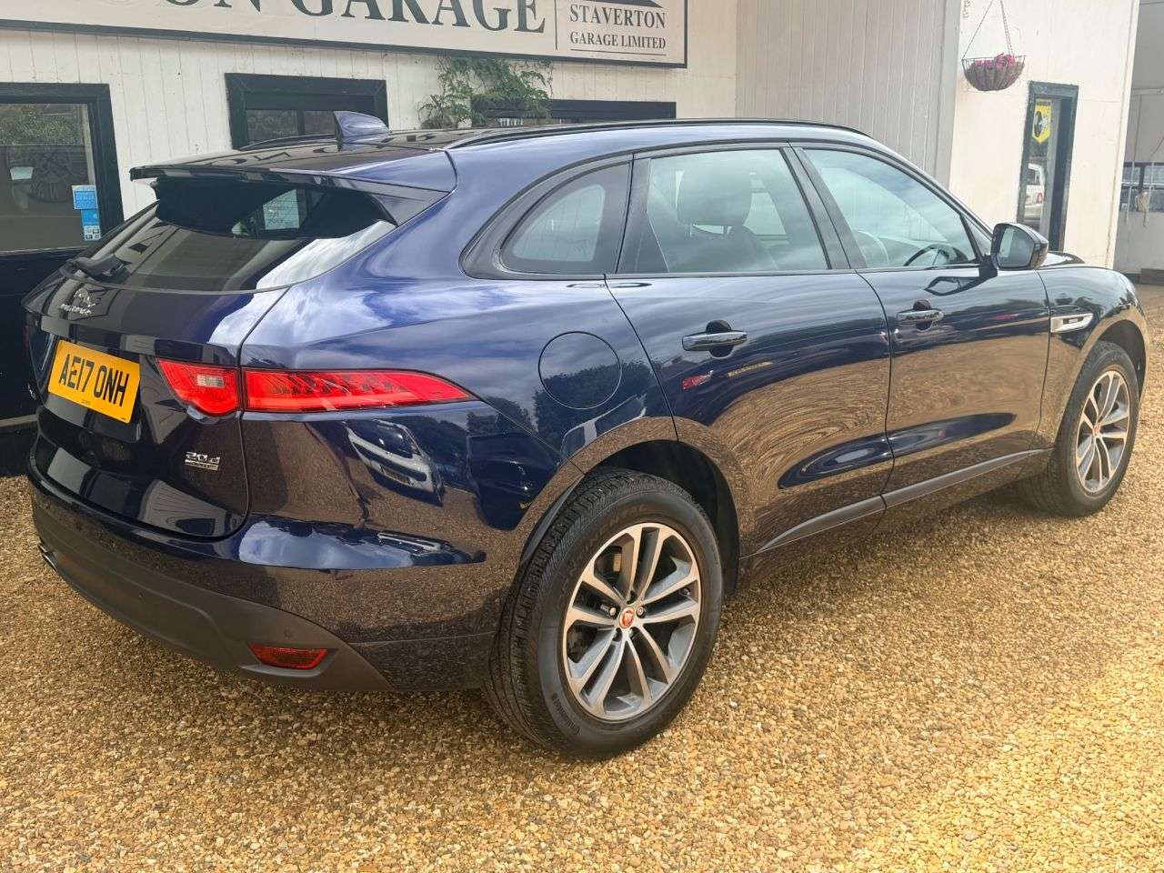 2017 JAGUAR F-PACE 2017 JAGUAR F-PACE